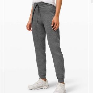 Lululemon scuba gray joggers size 2